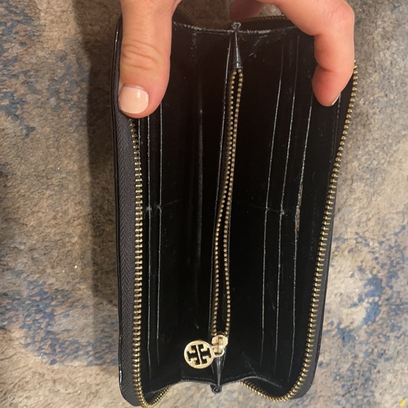 Black leather Tory Burch wallet - Picture 3 of 6